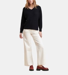 Pull encolure V en maille côtes perlées La Fée Maraboutée