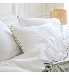 Taie d'oreiller en satin de coton lavé, RÊVE SATINÉ Blanc Cerise