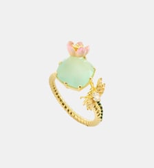 Bague ajustable pierre facettée verte, hellébore rose et  libellule dorée Les Néréides