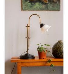 Lampe en fer forgé à la structure robuste Suzanne N°636- Produit chiné Debongout