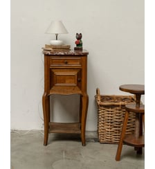 Table de chevet en bois et marbre rouge tacheté Odile N°1615 - Produit chiné Debongout