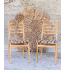 Paire de chaises aux assises rayées Alma N°1982- Produit chiné Debongout
