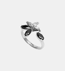 Bague ajustable argentée lys et pierres noires Les Néréides