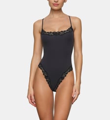 Body string Fits Everybody Lace Cami Skims