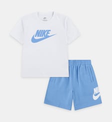 Ensemble t-shirt et short signature Nike