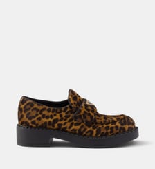 Mocassins imprimé léopard en cuir Prada
