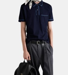 Polo droit signature en coton Prada