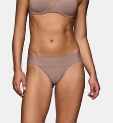 String Body Make-Up Illusion Triumph