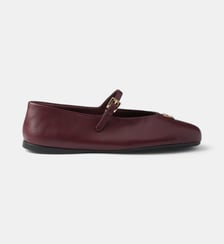 Ballerines en cuir signature Prada