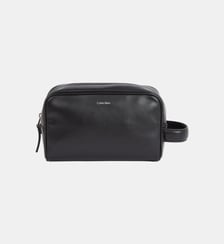 Pochette signature enduite Calvin Klein