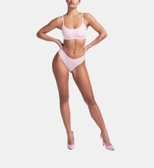 String Fits Everybody Skims