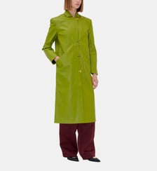 Manteau mi-long droit effet verni Stine Goya