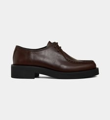 Derbies Aloa cuir ou poils pony
 Galeries Lafayette