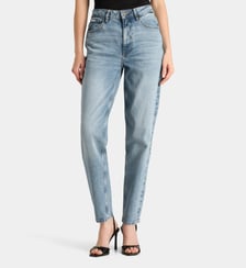Jean G06 mom en denim Guess Jeans