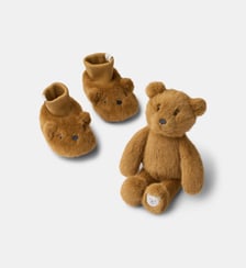 Coffret cadeau peluche ourson et chaussons assortis effet fourrure douce Liewood