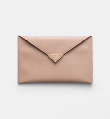Pochette enveloppe en cuir Saffiano signature Prada
