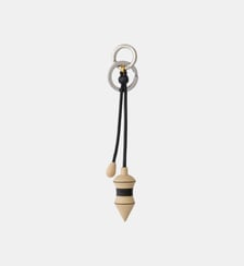 Charm en bois sur cordon Lemaire