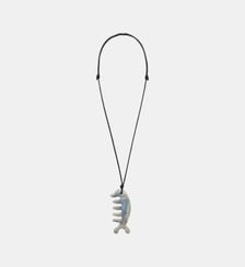 Collier Beluga Gua Sha pendentif en cuir et agate Lemaire