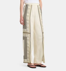 Pantalon fludie satiné imprimé foulard et signatures  Karl Lagerfeld