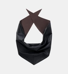 Foulard triangle en cuir Lemaire