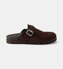 Mules plates en veau velours Prada