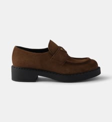 Mocassins en veau velours chocolat Prada