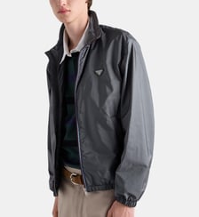 Veste en Re-Nylon col montant signature Prada
