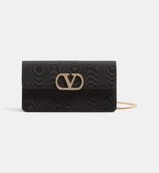 Portefeuille à chaîne signature en tissu moiré Valentino Garavani