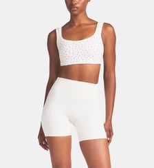 Short Biker ajusté signature NikeSkims