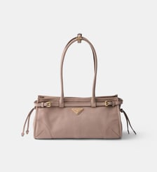 Sac à main Bonnie en cuir nubuck de taille moyenne Prada