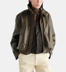 Blouson boxy à col montant effet ciré Lemaire