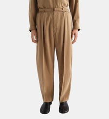 Pantalon ceinturé en soie Lemaire