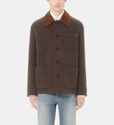Caban Valentino en laine double avec col en daim et élément V en métal Valentino Garavani
