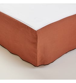 Terracotta et bourdon noir