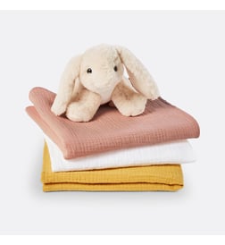 Jaune moutarde, vieux rose et blanc