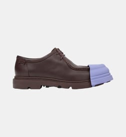 Marron foncé et bleu