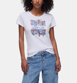 Blanc et bleu clair