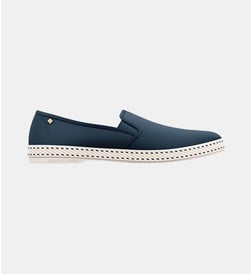 Bleu foncé