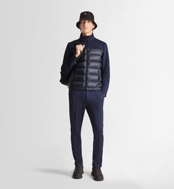 Bleu foncé