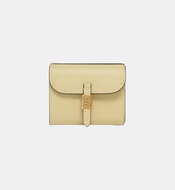 Jaune vanille et or antique