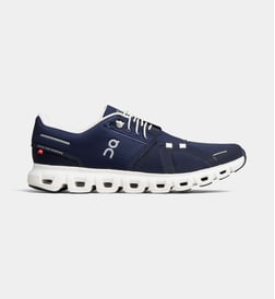 Bleu marine et blanc