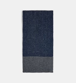 Gris et bleu