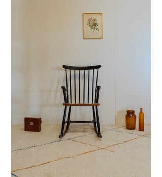 Rocking-chair en bois noir Alibert N°77- Produit chiné - Debongout - Bois foncé