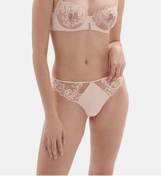 String Saga en dentelle - Simone Pérèle - Rose nude
