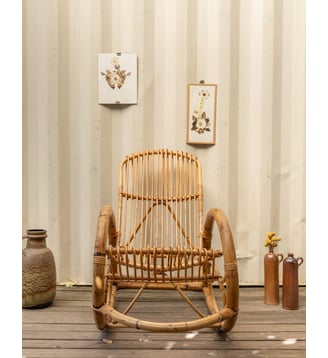 Rocking-chair en rotin Alibert N°97- Produit chiné - Debongout - Bois clair