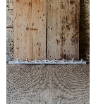 Porte-manteau en bois coloré Max N°326- Produit chiné - Debongout - Blanc