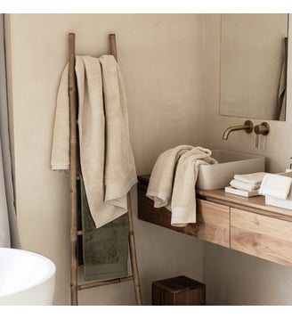 Serviette de toilette 100% Coton BIO, DOUCEUR NATURE - Blanc Cerise - Sable et blanc