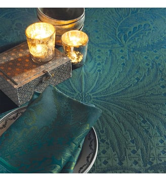 Chemin de table Isaphire iridescent antitache déperlant - Garnier Thiebaut - Émeraude
