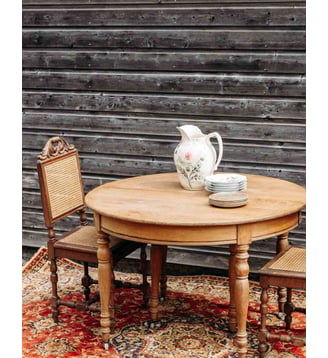 Table ronde en bois Romy N°1393- Produit chiné - Debongout - Marron