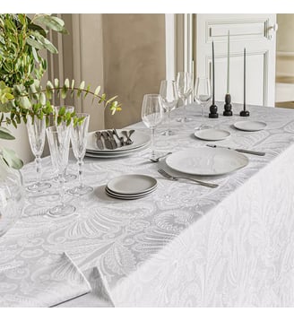 Chemin de table Grace flamboyant antitache déperlant - Garnier Thiebaut - Gris